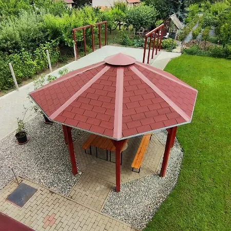 Vascsacsi Nyaralo Holiday home Oroshaza