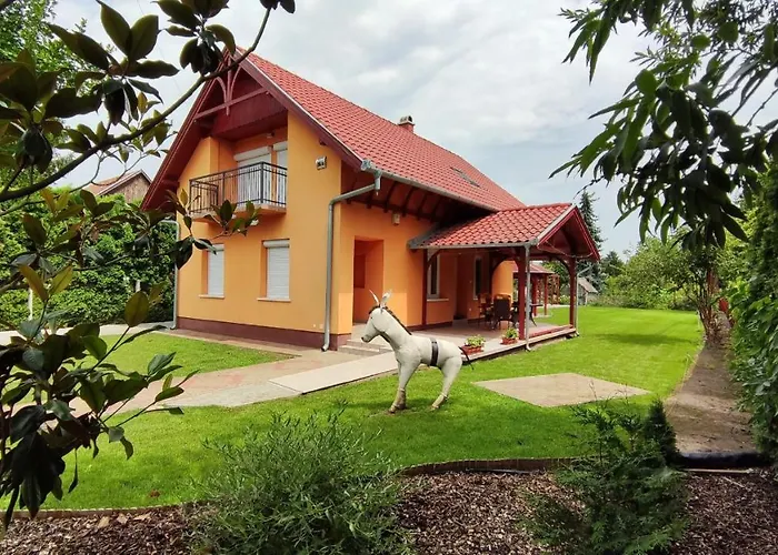 Semesterbostad Vascsacsi Nyaralo